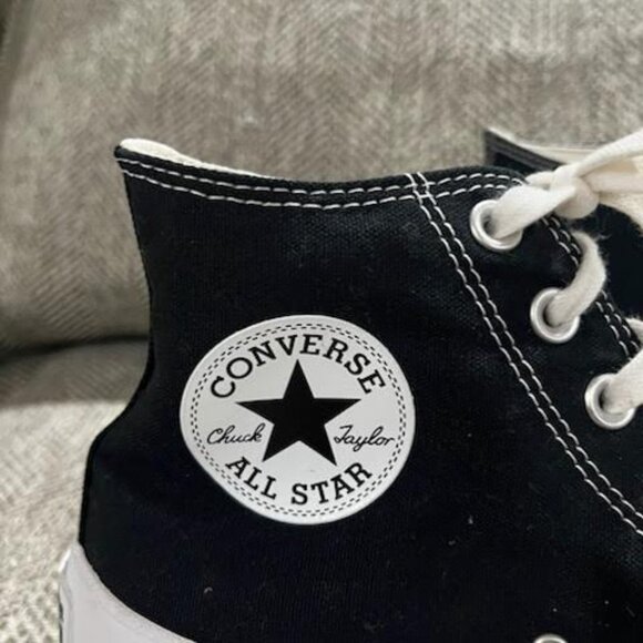 Converse Chuck Taylor All Star Lugged 2.0 Unisex Black White 8.5 Men /10.5 Women - Picture 2 of 8